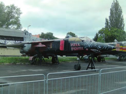 Belga Gloster Meteor, svájci Vampire, amerikai T 33 és cseh felségjelű Jak 17. Ez utóbbiból nekik is csak egy példányuk volt, amit a tervezett licencgyártáshoz kaptak mintának 1949-ben.