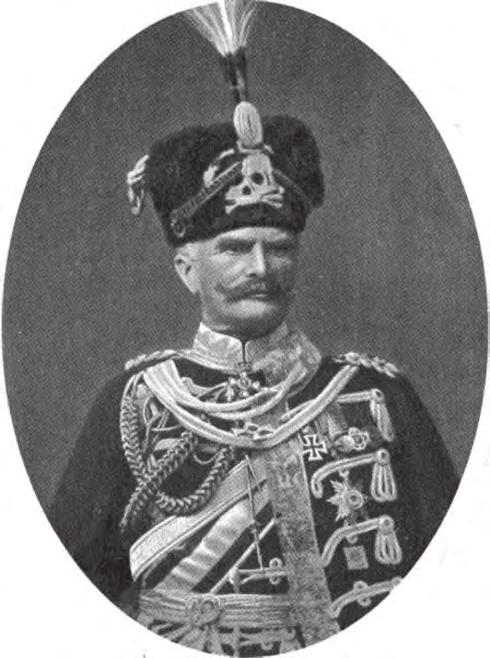 A motorháztetőn ül: Jacobi százados 37. ábra.