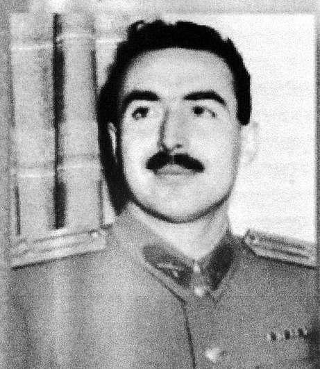 Ezt követően intenzív szakképzés kezdődött szovjet tanácsadók részvételével, majd sor került a katonai attaséhivatalok felállítására.