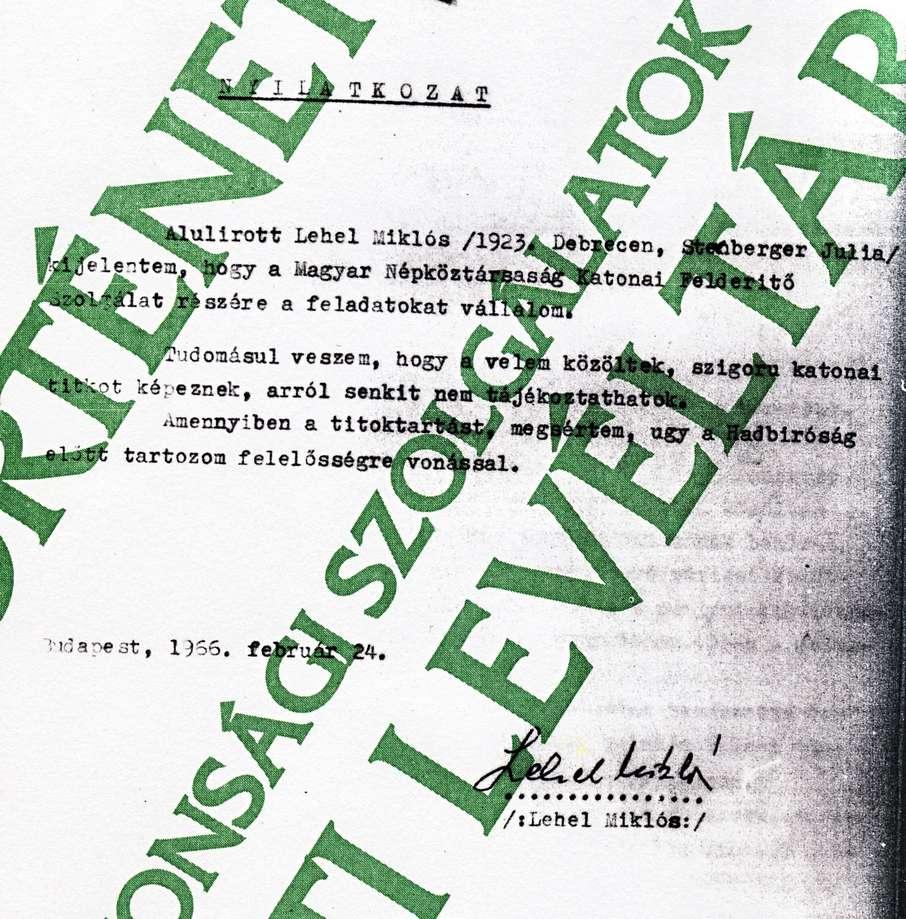 nagypolgári családból származott, - apja orvos volt, koncentrációs táborban halt meg könyvtáros magyar szakos diplomát szerzett az ELTE Bölcsészettudományi Karán.