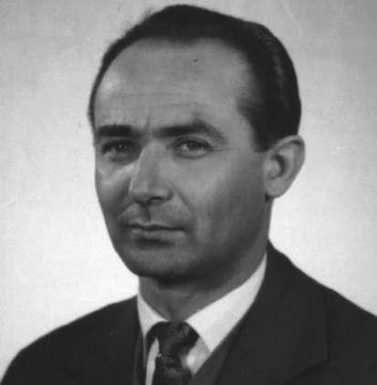 létszámú, jól felkészült hírszerzőit és hálózati titkos munkatársait. Ezt követően a III/I-11 Osztály SZT-állományában 1974.