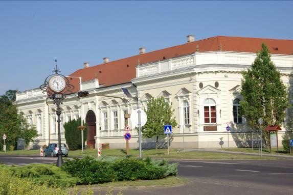 H-1 (H-1) Szabadság tér 1. Gyomaendrődi Járási Hivatal Hrsz.:1588.