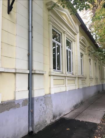Ebben változást az 1980-90-es évek hoztak, mikor is az építészet kicsit visszafordult a régebbi korok és a népi építészet teljesítményéhez.