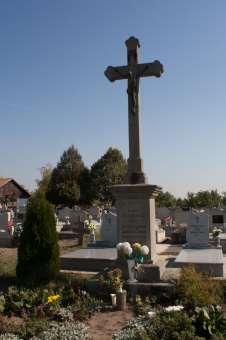 Értékvizsgálat 6 feszület temető 585 A temetőben
