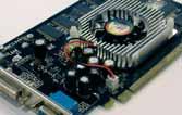 Az XPC SB95PV2 Socket 775 foglalattal rendelkezik, DDR2 memóriát használ és két PCI-Express csatlakozóba helyezhetjük el kiegészítő kártyáinkat.