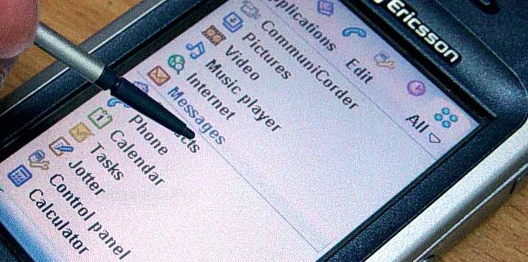 hu A HÓNAP mobil kütyüje Samsung SGH-630 Elegáns fekete Már egy jó ideje nem volt szerencsénk Samsung mobilhoz. Érdeklődve vártuk hát, hogy mi mindent sikerült összehozniuk az SGH-630 megalkotóinak.