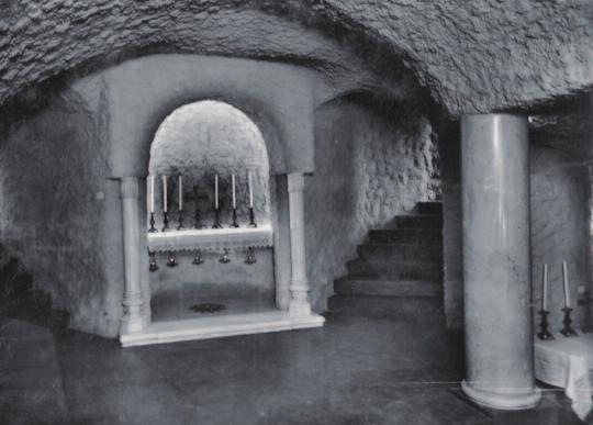 fr. zalán Ecclesia semper reformanda est 22 a betlehemi barlang kápolnában a születés oltára, a menza előtti lapburkolatban a születés helyét jelző ismert csillaggal.