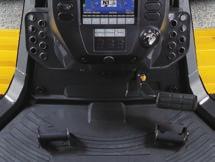 Automatikus sebességváltás A Komatsu HST vezérlőszerv a terhelés, illetve a talajviszonyok alapján mindig automatikusan változtatja a haladási sebességet, elősegítve ezzel a hatékony működést