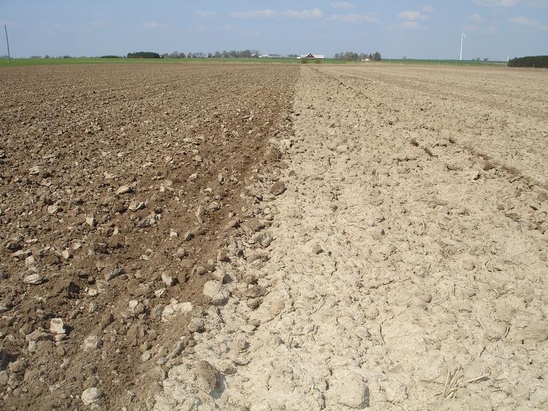 A mezőségi talajok Agyagfrakció 35-60%, kötöttség szerint középkötött talajok (K A 38-50) Művelhetőség: nyirkos állapotban jó minőségben, legkevesebb kárral és energiával művelhető, a hatás tartós