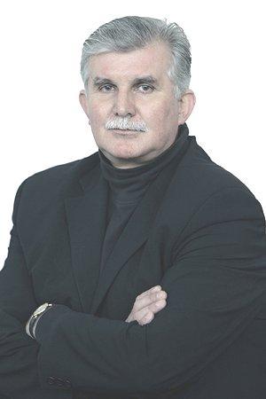 storočia. Vedľa kostola sa nachádza súsošie veľkej sv. Rodiny (Sv. Joachim, sv. Anna, panna Mária, sv.