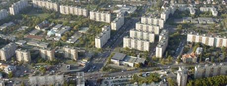 hu/maps Településkarakter jellemzően úszótelkes kialakítás, közterületben úszik zölddel tagolt térfalak illetve térfalhiányos