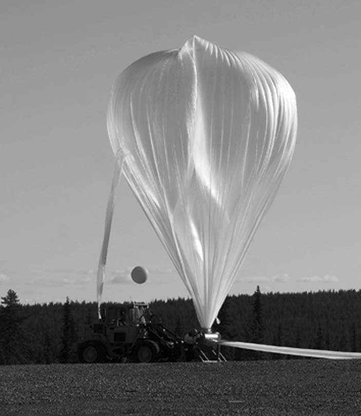2. kép BEXUS ballon felbocsátása (Forrás: ESA) délzetére lehetséges kísérlete ket adaptálni. A program svéd-német együtt működésben valósul meg, az Európai Űrügynökség támogatásával.