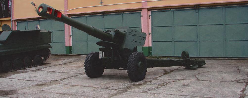 Tanulmányok 14. ábra: D 20 ágyútarack 15. ábra: 152 mm-es D 20 ágyútarack egyezik a 38M tarack rendeltetésével. A 38/68M tarack a 60-as években a hadosztály tüzérezred alapvető löveganyaga volt.