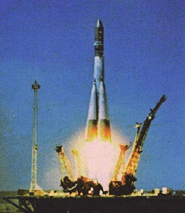 A VILÁG ELSŐ ŰRREPÜLÉSE 1961 tavaszán a NASA hiába ostromolta kitartóan Wernher von Braunt, hogy a március 24-ére tervezett űrrepülés ne csak a Mercury-űrhajó hordozórakétájának, a Redstone- 24. ábra.
