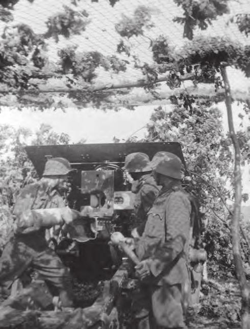 Álcázott tüzelőállásban a 15 cm-es 31M Bofors licenc tarackágyú 1942 szeptemberétől a csapatok megkezdték a téli védelemre való berendezkedést.