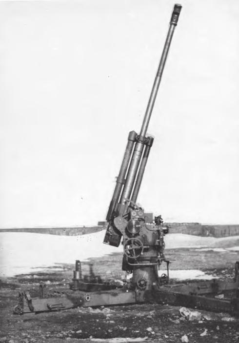 18 Mégis, feltételezhető, hogy a próbapéldány elkészült, mert 1944. május 27-én a HM 3.c. osztály a 17 cm-es lőszerek szállítását megsürgette Berlinben.