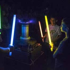 Megújuló energiák MECHANIKA Megújuló energiák Lendülj be!