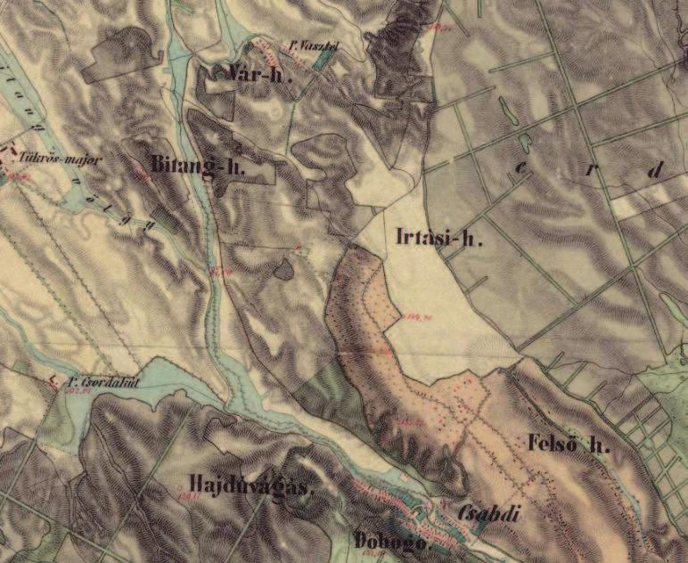 A legfontosabb különbség talán, hogy Csabdi a falu kialakulásától fogva két párhuzamos utcára rendeződött. archív térkép 1869-1887; forrás: mapire.eu Ennek oka tényszerűen nem ismert.