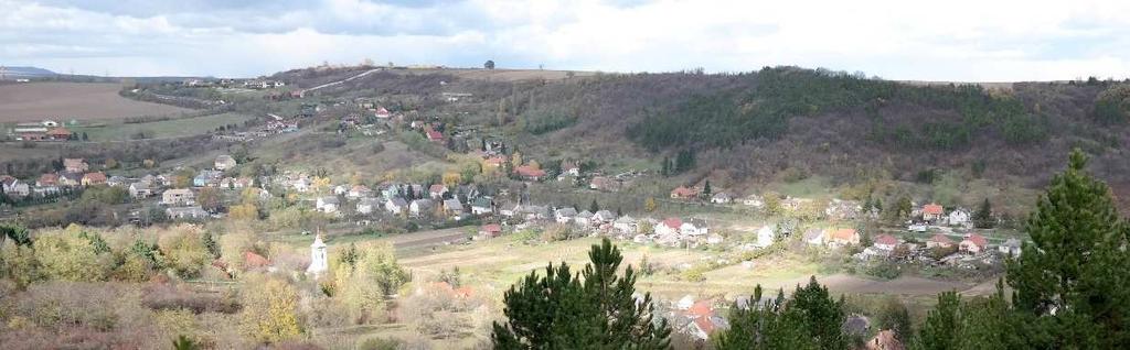 34 Eltérő karakterű területek 4.2. Kompakt családi házas területek A hagyományos hosszúházas építésmód az 1960-as évekig volt jellemző.