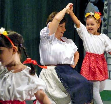 Novozámocký Matičiarik - Érsekújvári Gyermek és Ifjúsági Folklórcsoport Pro Urbe Városi Díjban és Polgármesteri Díjban részesítették, az érsekújvári Matica slovenská Helyi Szervezete mellett működik.
