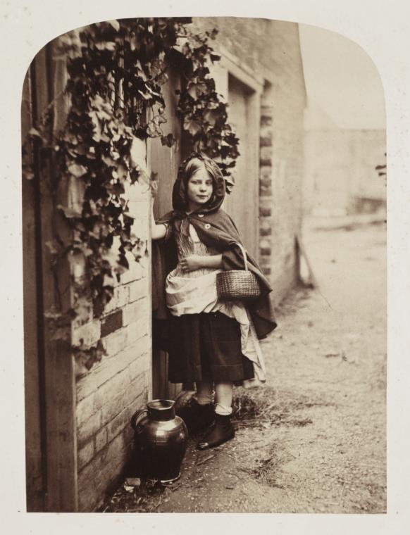 Fotó: Henry Peach Robinson: Piroska és a farkas, 1858. No. 2 Ki van ott?