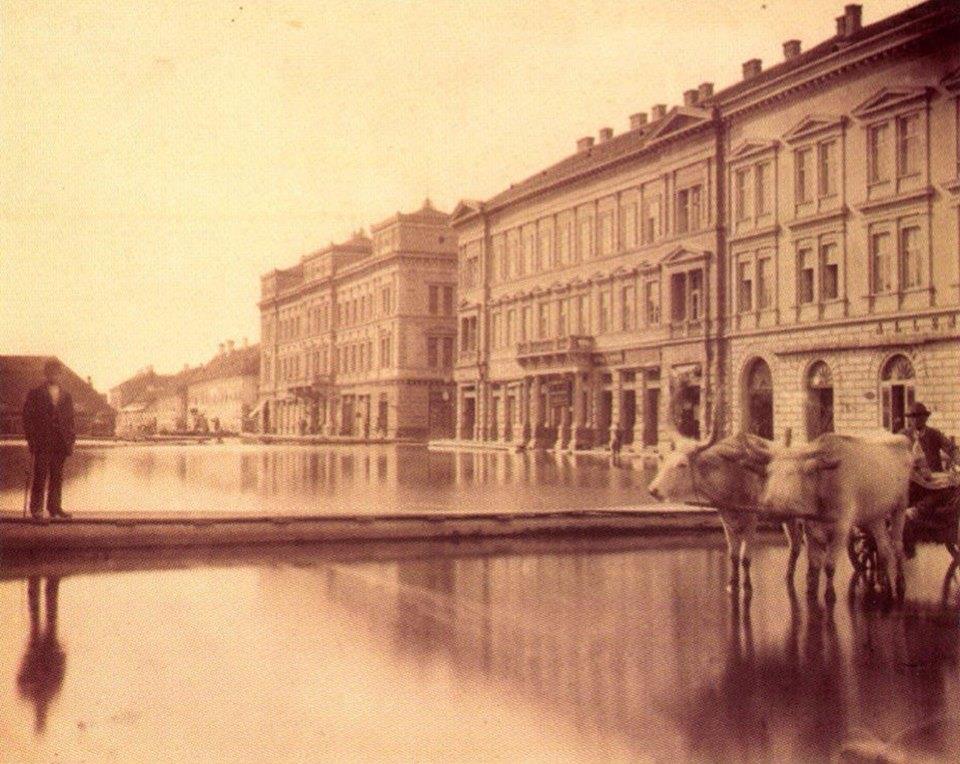 Lauscher Lipót egy az 1879-es árvíz idején készült felvétele A képen a Klauzál tér látható,
