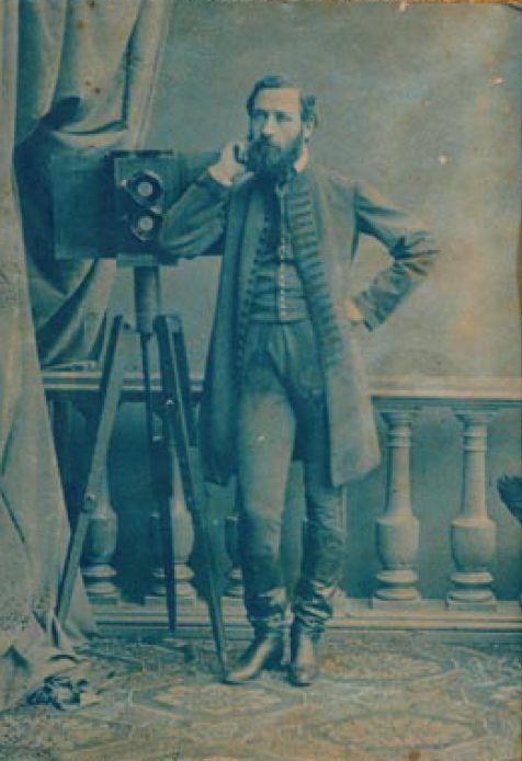Magyar fotóművészet úttörői 1880. május 1-jén a régi Műcsarnokban megnyílt az első hazai Műkedvelő Fotográfiai Kiállítás, egyik szervezője volt.