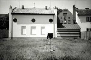 Magyar Fotográfiai Múzeum Kecskemét 6000 Kecskemét, Katona József tér 12 Kecskeméten található az ország egyetlen, a fotográfiákat műtárgyként gyűjtő és kiállító múzeuma, a Magyar Fotográfiai Múzeum.