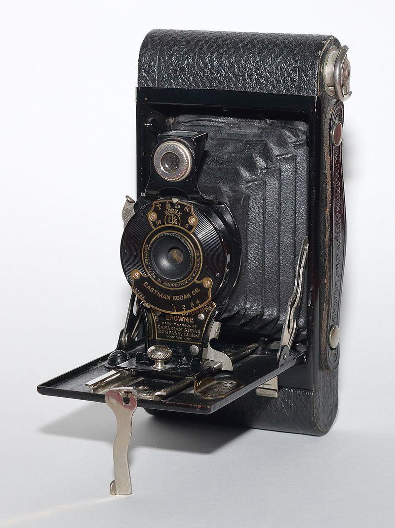 No. 2 Folding Autographic Brownie 1915 26) Brownie-k