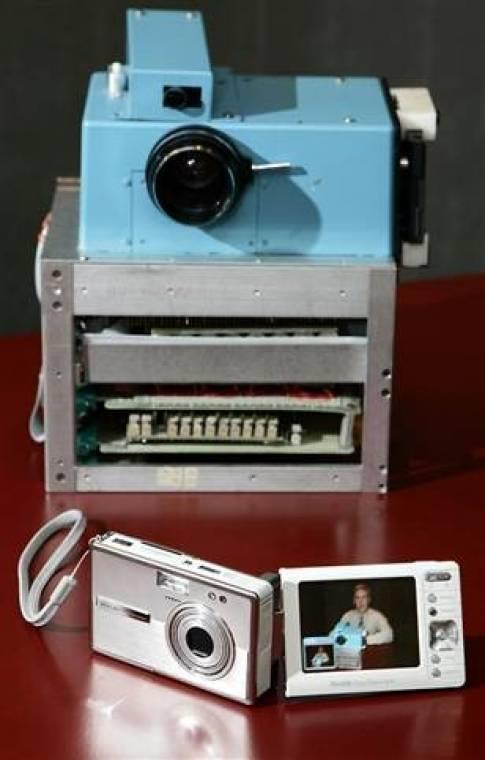 A képrögzítés fejlődése Sajnálatos módon az elkövetkezendő években az Eastman Kodak folyamatos hanyatlása figyelhető meg, amely 2011-2012-re csúcsosodott ki.