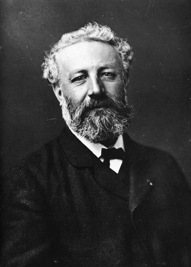 Nadar Gaspard-Félix Tournachon 24 évesen került Párizsba. Érdekelte minden technikai újdonság. Festészetet tanult, majd újságokba kezdett írni és N. álnéven karikatúrákat rajzolt.