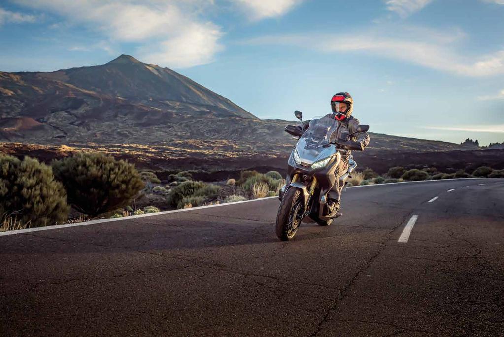 26 27 MŰSZAKI ADATOK Motor Motorkonstrukció nc750x Soros, kéthengeres, négyütemű, 8 szelepes, SOHC-vezérlésű, folyadékhűtésű Összlökettérfogat 745 cm 3 471 cm 3 Teljesítmény 40,3 kw (54,8 LE)/6250 f.