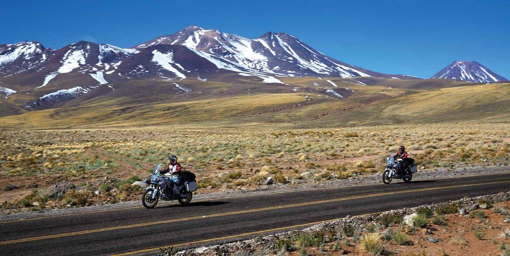 4 5 AFRICA TWIN TEGYE MAGÁT SZABADDÁ! Harminc évvel ezelőtt egy új, forradalmi motorkerékpárt mutatott be a Honda.