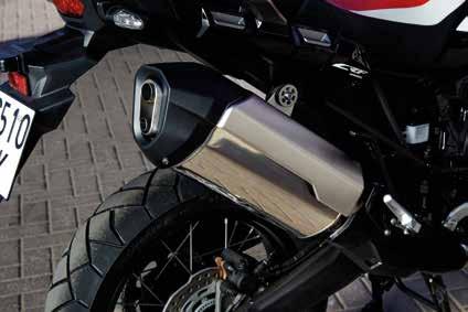 8 9 crf1000l africa twin IGAZI KALAND Hála a 998 köbcentis, soros, kéthengeres, elképesztően nyomatékos