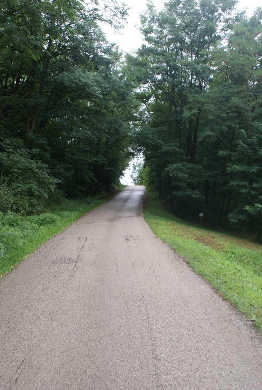 A védettnek nem minősülő európai jelentőségű Natura 2000 besorolás is jelen van a településen, a következő élőhelytípusokkal: kékperjés láprétek meszes, tőzeges vagy