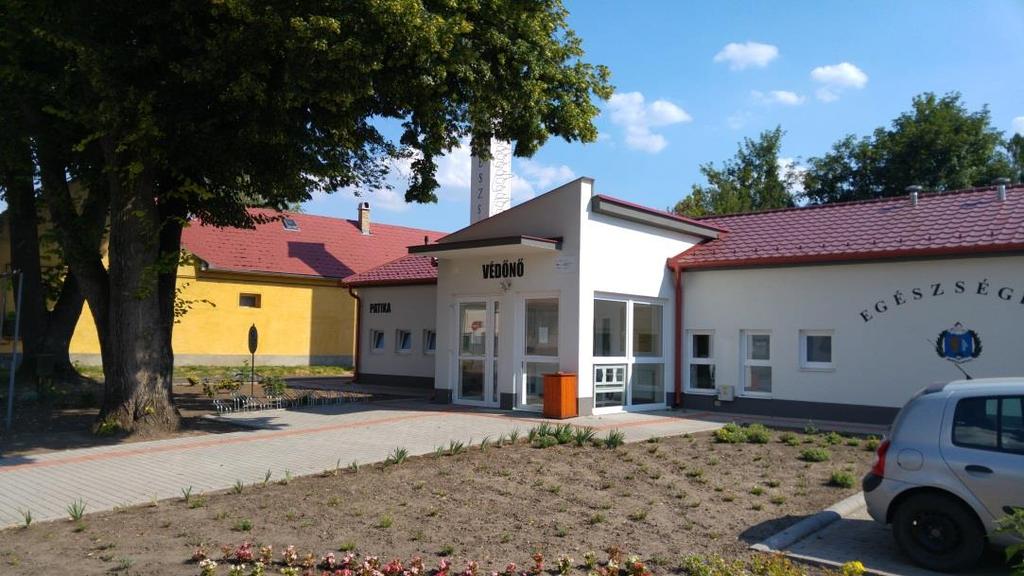 Homlokzatképzés, anyaghasználat Az épületek homlokzata többnyire vakolt kialakítású legyen: a finomtól a durva felületi kialakításig.