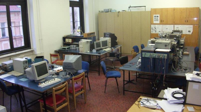 SZENZOR LABOR Szenzorok felépítése, működése, illesztő