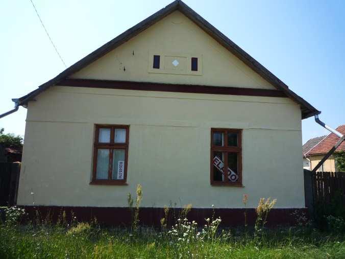 Lakóházak: A falu már a