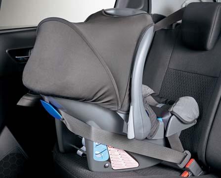 21 GYEREKÜLÉS BABY SAFE PLUS Gyerekülés 0+, 13 kg súlyig, vagy 12-15 hónapos korig. Az érvényes Gyermekülés biztonsági ECE R 44/04 standard szerint tesztelve és jóváhagyva.