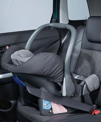 Belső 40 40 Baby Safe Plus gyerekülés Gyerekülés 0+ csoport, 13 kg súlyig, vagy 12-15 hónapos korig. Az érvényes Gyermekülés biztonsági ECE R 44/04 standard szerint tesztelve és jóváhagyva.