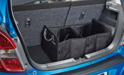 990F0-MLFB1-000 26 26 Roller bag black with Suzuki logo, with smooth running rollers, extendible handle, individually adjustable straps which ensure easy and safe