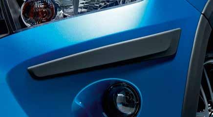 990E0-84M24-000 Rain and wind deflector set for rear windows,