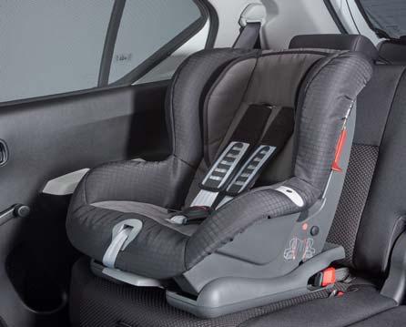 The seat can also be fitted in cars without the ISOFIX system by using the vehicle s 3-point seat belt. Part No.