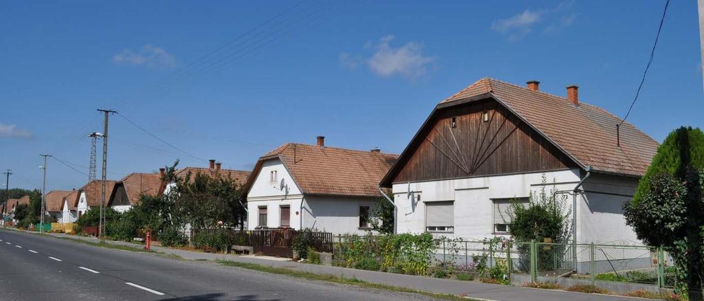 Tákos - TAK 15 TELEPÜLÉSKARAKTER Belterület településrész Tákos belterületén néhány közintézmény (templom, önkormányzat épülete) mellett, a lakóépületek jelenléte az uralkodó.