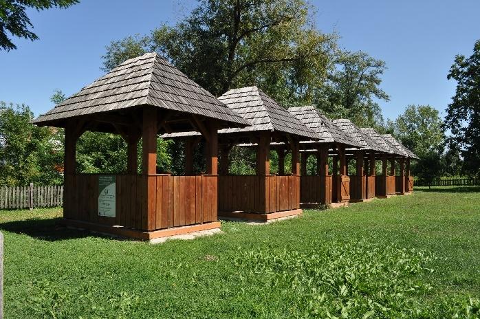 Tákos - TAK 7 A templombelsőnek a festett fakazettás mennyezete,