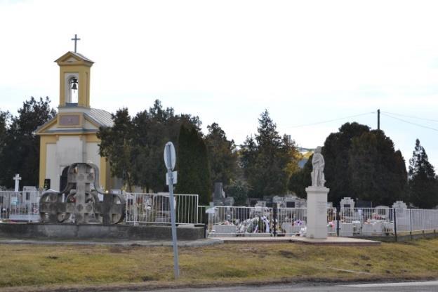 10. 673/6 Perkátai út, temető Temető kápolna FUNKCIÓ ÉPÍTÉS IDEJE MŰSZAKI ÁLLAPOT BEÉPÍTÉSI MÓD SZINTSZÁM TETŐ 1884 jó szabadon álló