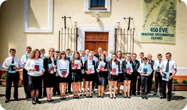 A vértesi református gyülekezet már évek óta jó kapcsolatot ápol a Debreceni Református Kollégium tantestületével és diákjaival, akik nem egyszer egyházi ünnepeinkhez kapcsolódó előadásokkal