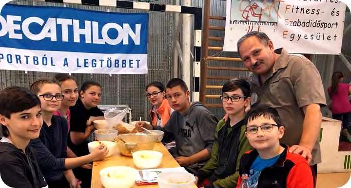 Most csütörtökön viszont félve kémleltük az égboltot, és figyeltük az időjárás előrejelzéseket. Péntek délután a fülledt, párás levegő már sejtette: az éjszakai túrázók nem ússzák meg eső nélkül.