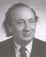 főmunkatársa, 1982-től a Magyar Zenetörténeti Osztály vezetője. 1967-ben a zenetudományok kandidátusa, 1987-ben doktora. 1988-tól tudományos tanácsadó, megkapta a Zenei Alap nagydíját.