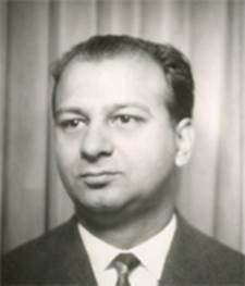 növendékeként 1956-ban nyert művészoklevelet. 1957-ben lett az Országos Filharmónia szólistája, 1958-tól a Rádiózenekar koncertmestere.